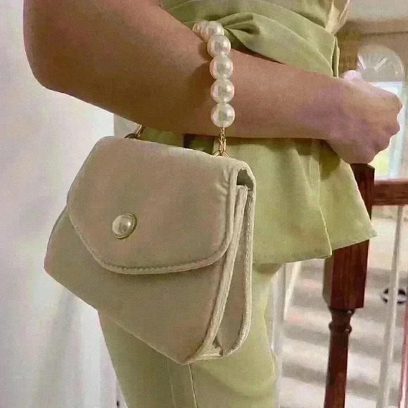 Faux Pearl and Soft Velvet Handbag - Picture 2 of 4